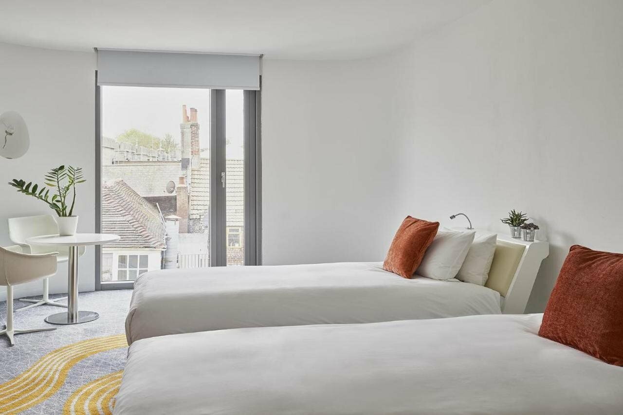 Фото отеля 2