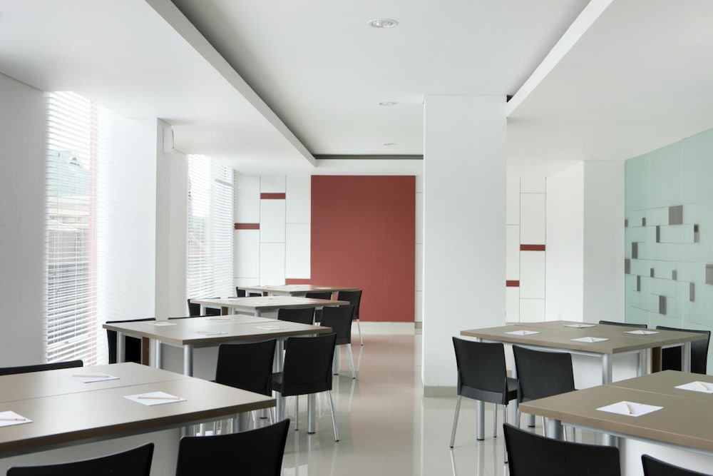 Фото Amaris Hotel Malang
