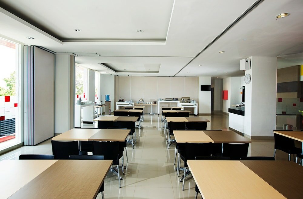 Фото Amaris Hotel Simpang Lima