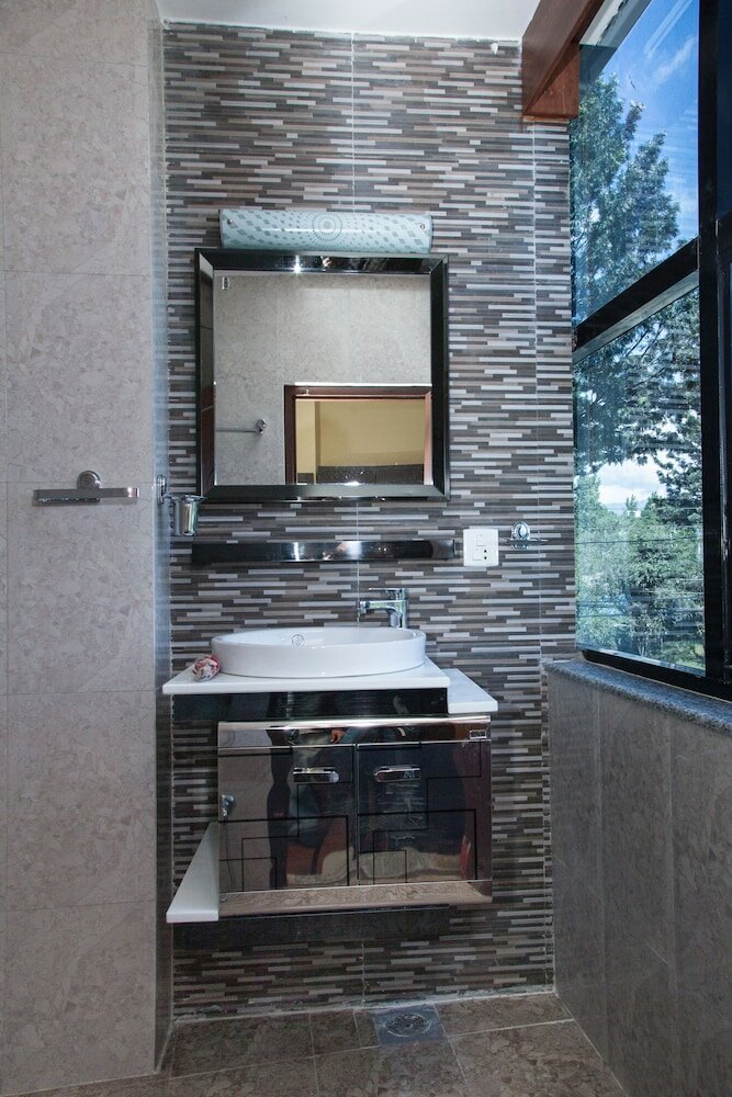 Фото Meridian Suite Hotel