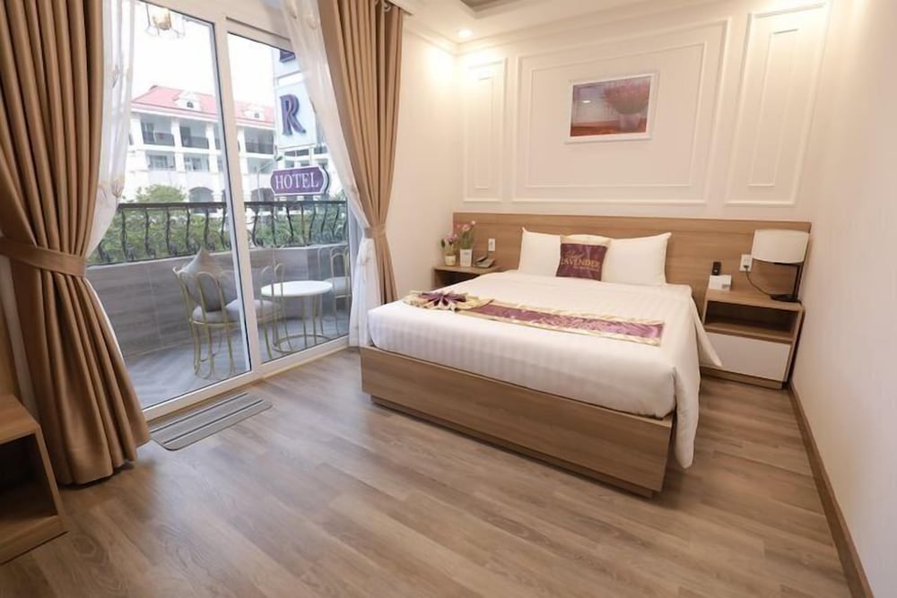 Фото Sweet Lavender Hotel