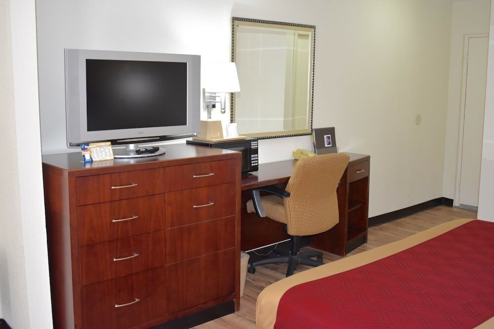 Фото Bridge Views Inn