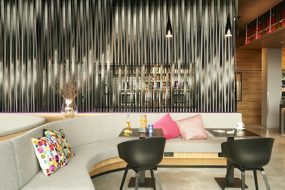 Фото Moxy Aberdeen Airport