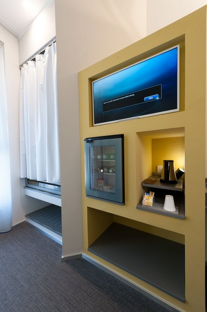 Фото Hotel Executive Inn