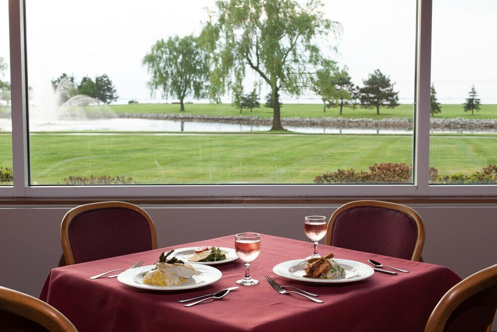 Фото Maumee Bay Lodge and Conference Center