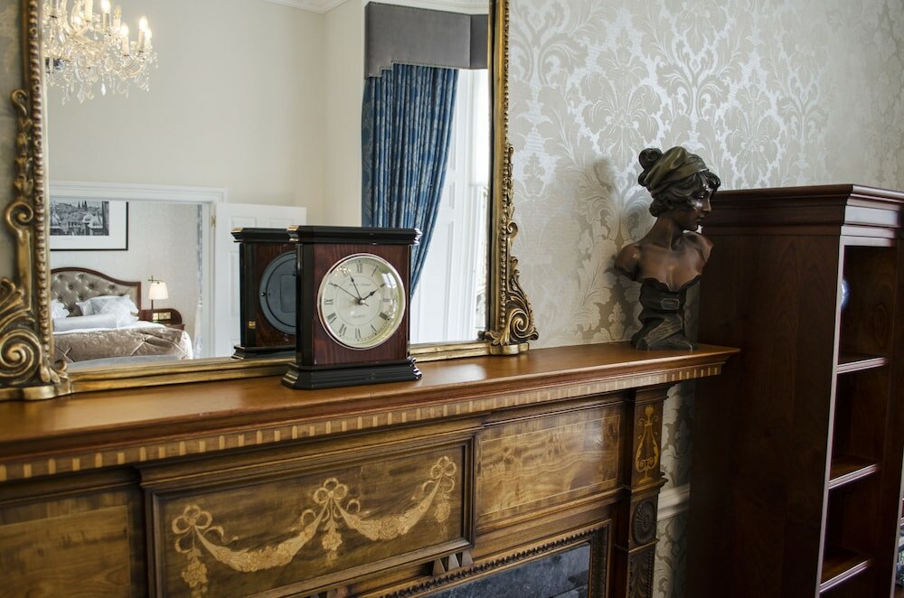 Фото The Bonham Hotel