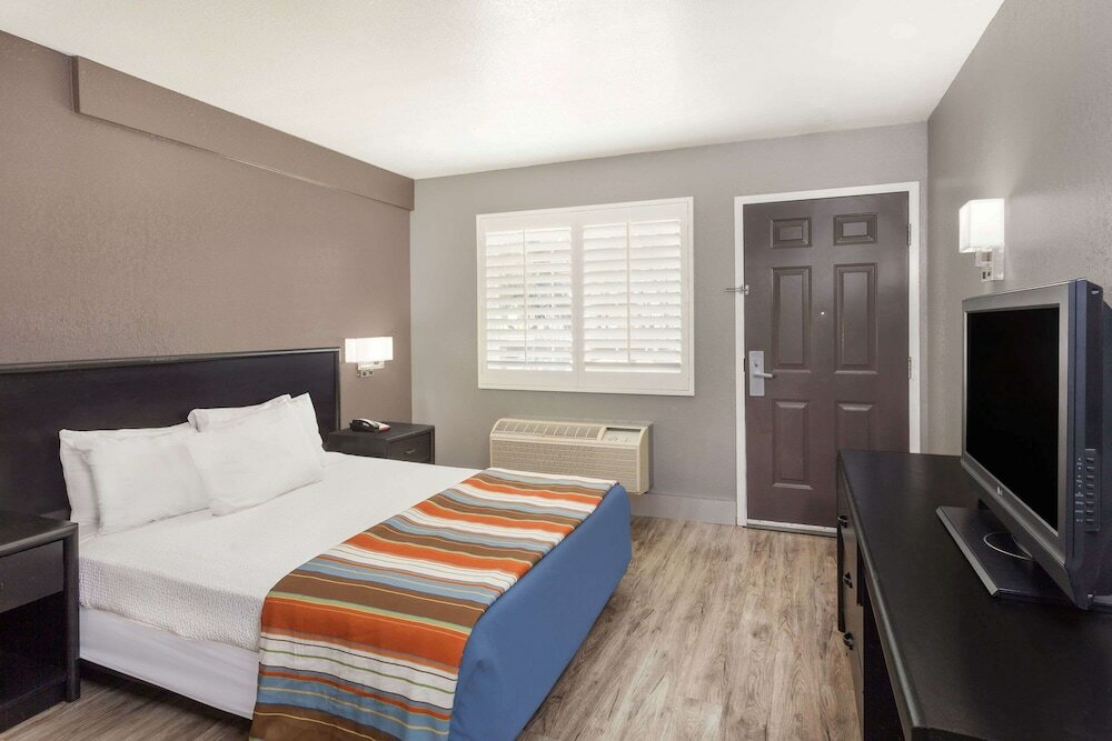 Фото Studio 6 Suites San Ysidro, Ca -San Diego South Bay