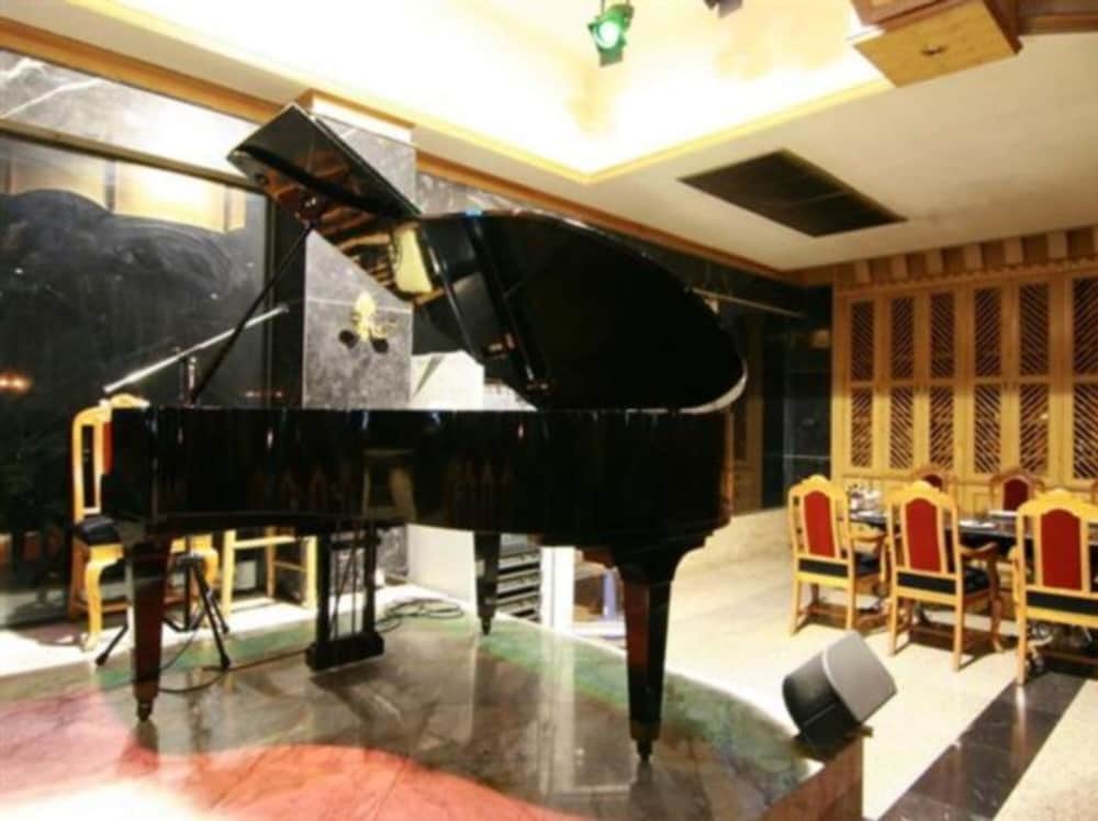 Фото 13 Coins Hotel Ngam Wong Wan