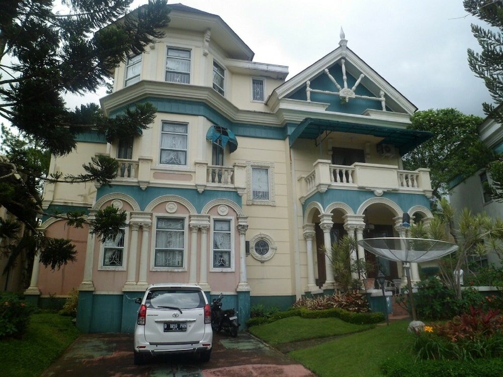 Фото Villa Kota Bunga Allamanda