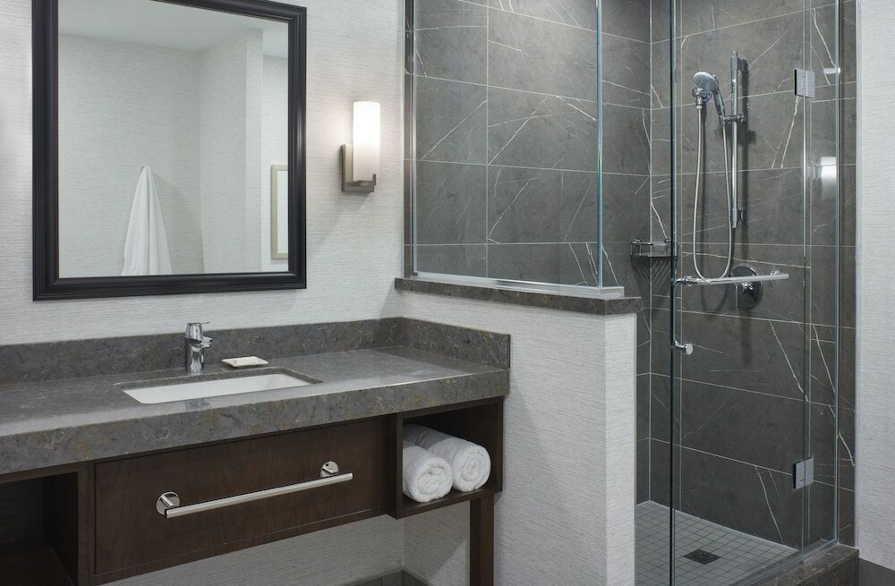 Фото Delta Hotels by Marriott London Armouries