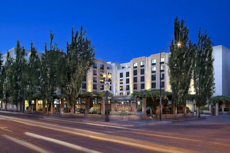 Гостиница Courtyard Portland Downtown/co