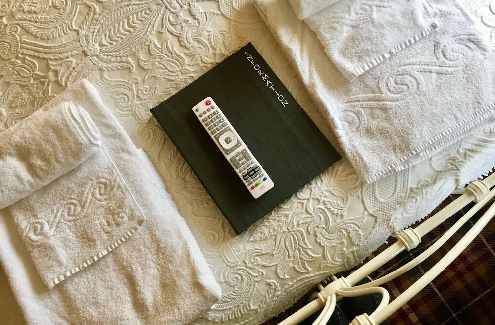 Фото Thatched Cottage Hotel