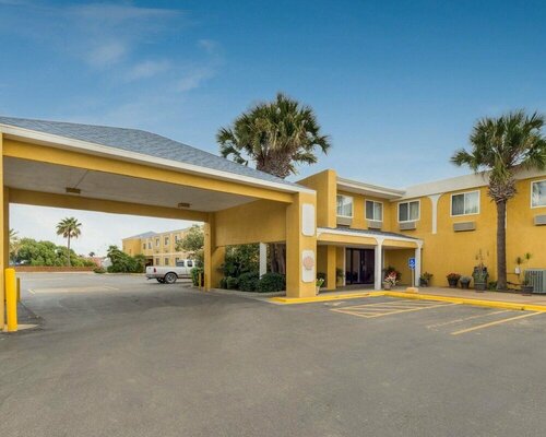 Гостиница Quality Inn & x26; Suites on the Beach в Корпус-Кристи