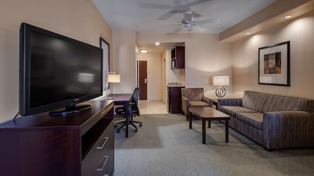 Фото Best Western Plus Midland Suites
