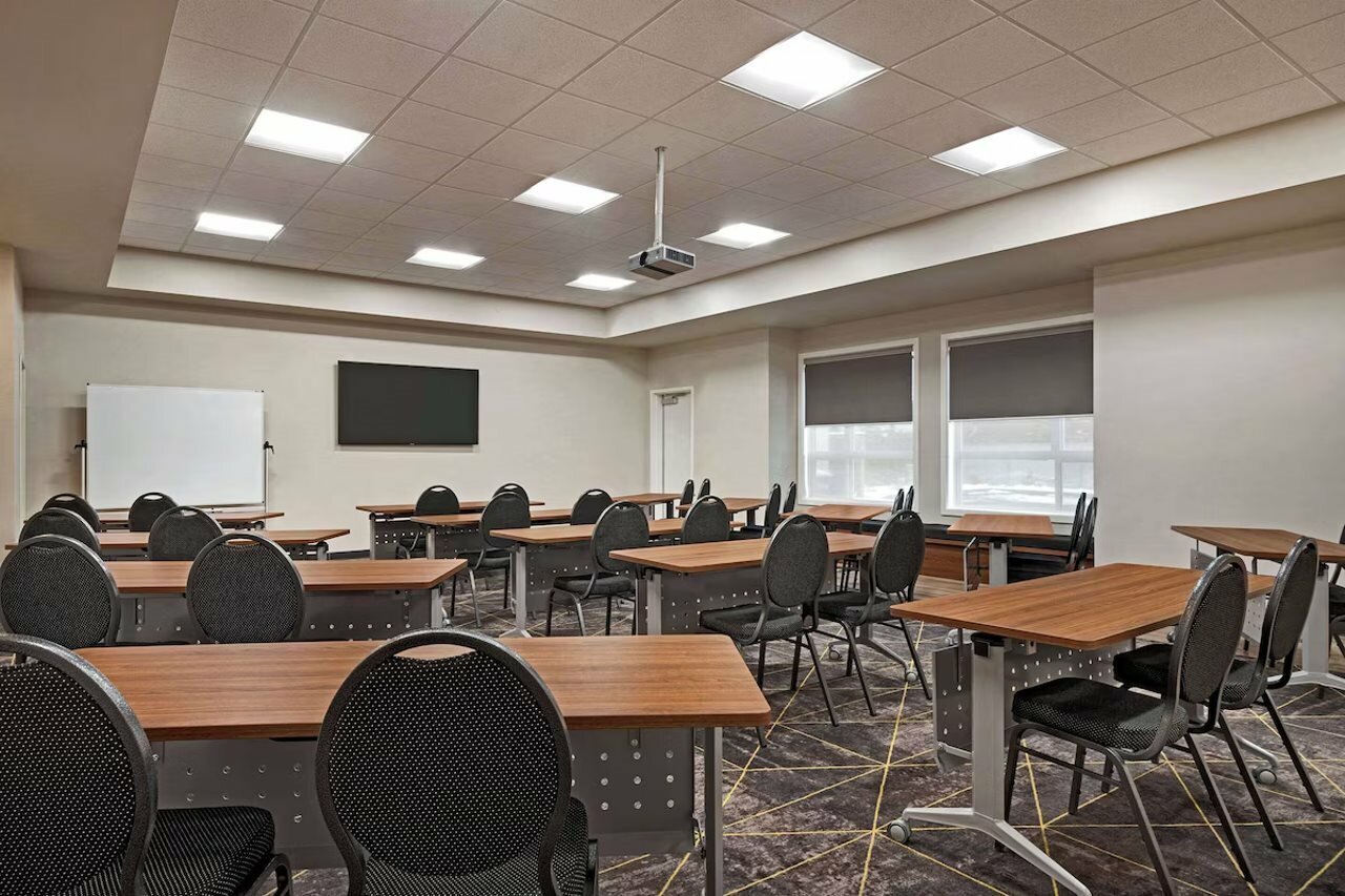 Фото Park Inn by Radisson, Kelowna