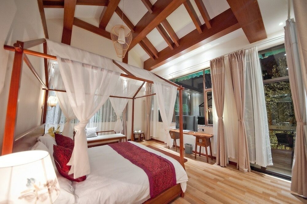 Фото Guilin Crystal Crescent Moon Hotel