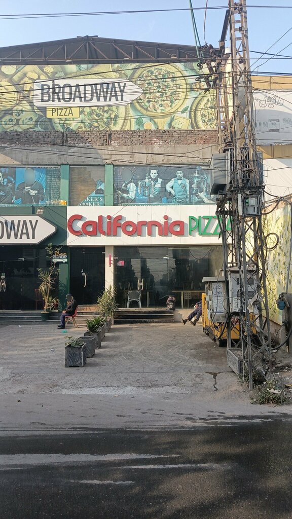 Pizzeria California Pizza, Lahore, photo