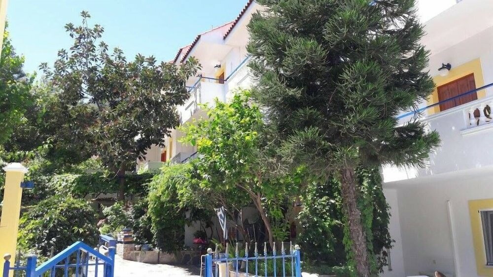 Фото отеля 2