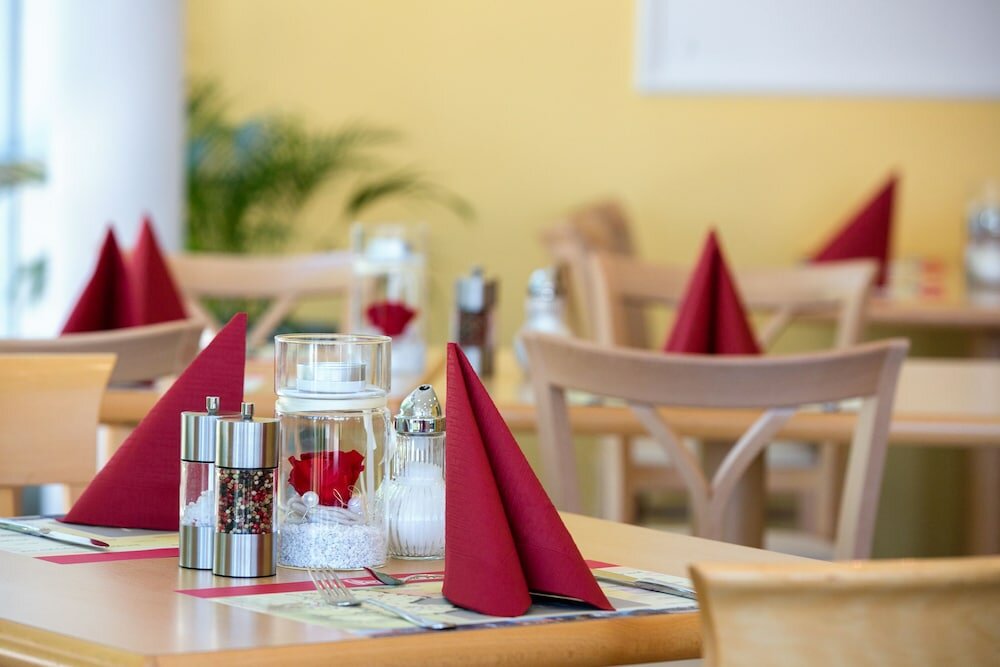 Фото Montana Hotel