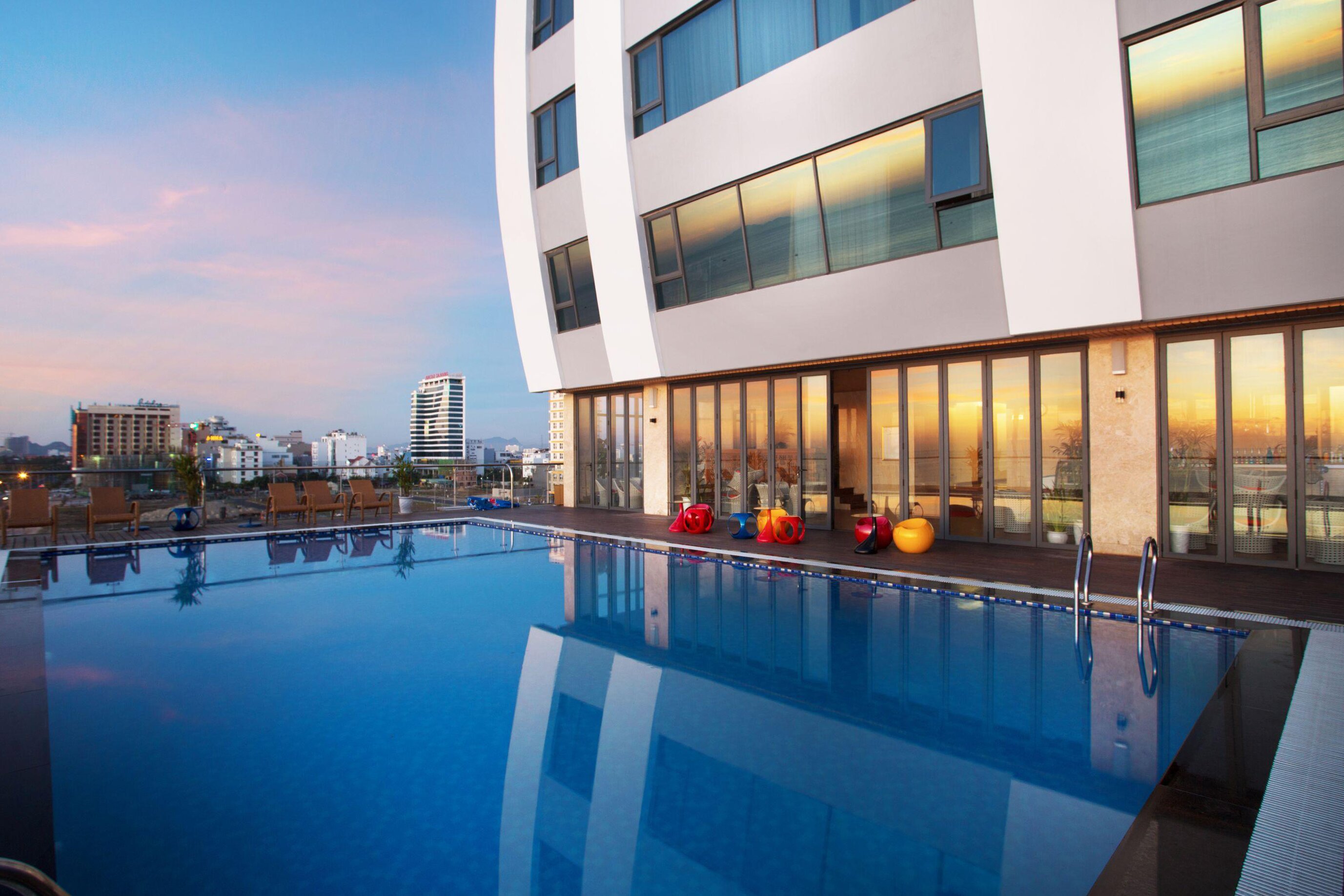 Фото Serene Beach Hotel Danang