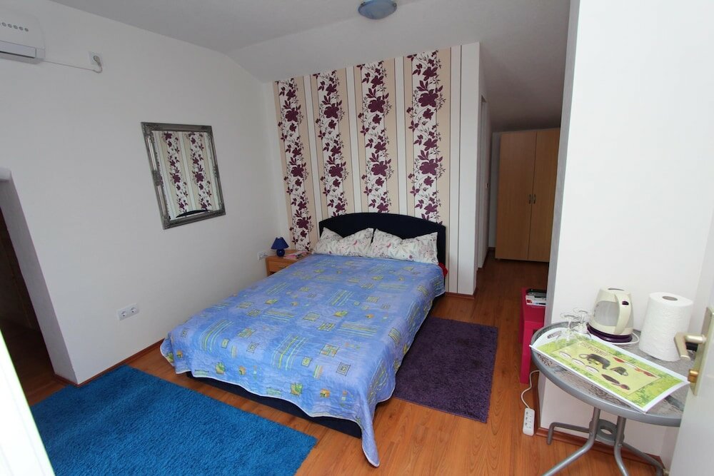 Фото Rooms and apartments Sally