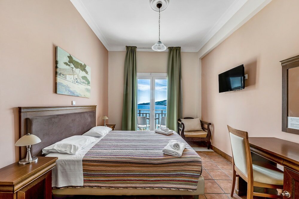 Фото Golden View Beach Hotel