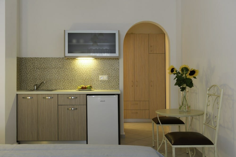 Фото Makris Beach Hotel