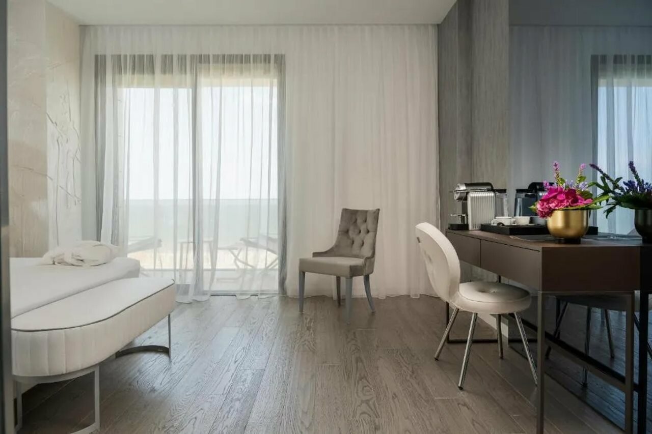 Фото The Promenade Luxury Wellness Hotel