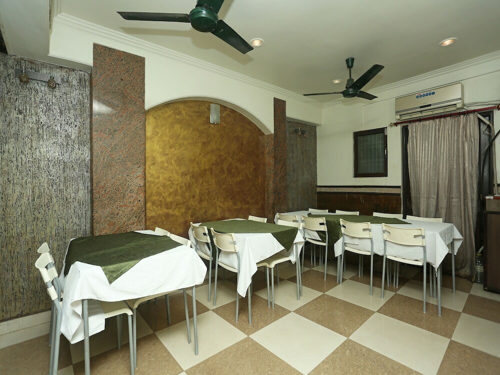 Фото Oyo 18429 Hotel Sai President