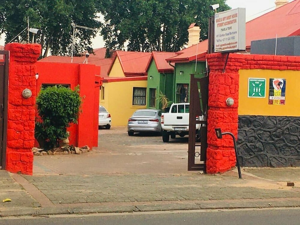 Hotel Grace and Gift Guesthouse, Johannesburg, photo
