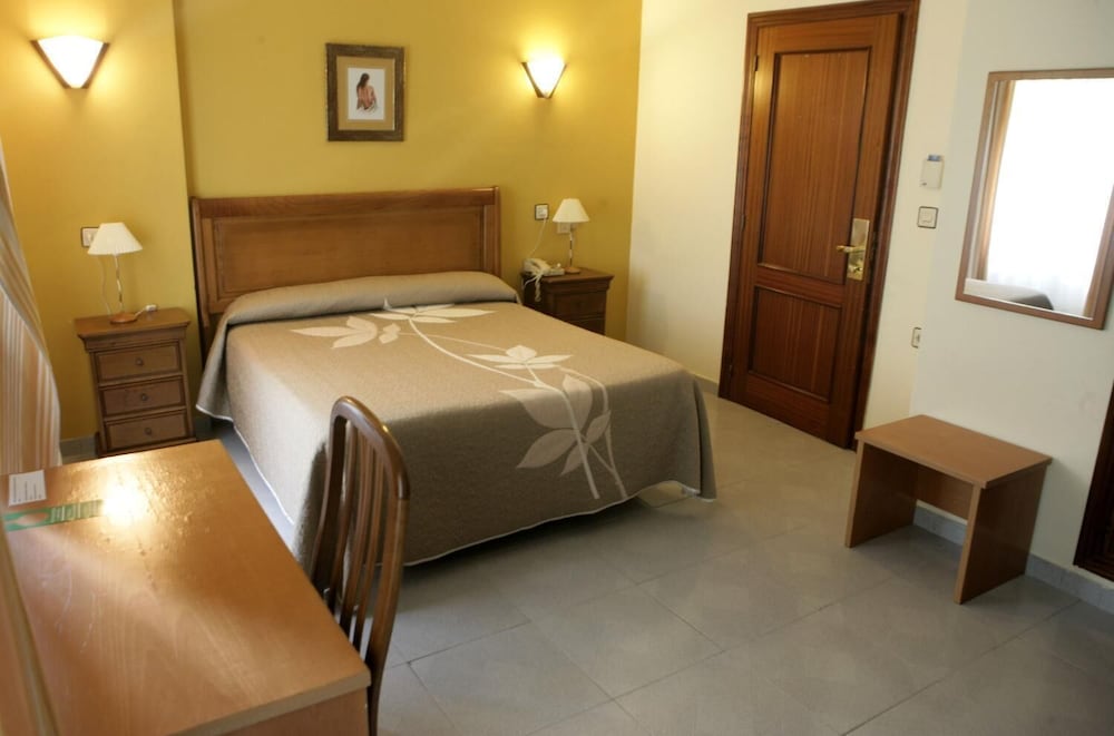 Фото Hotel Azpiazu