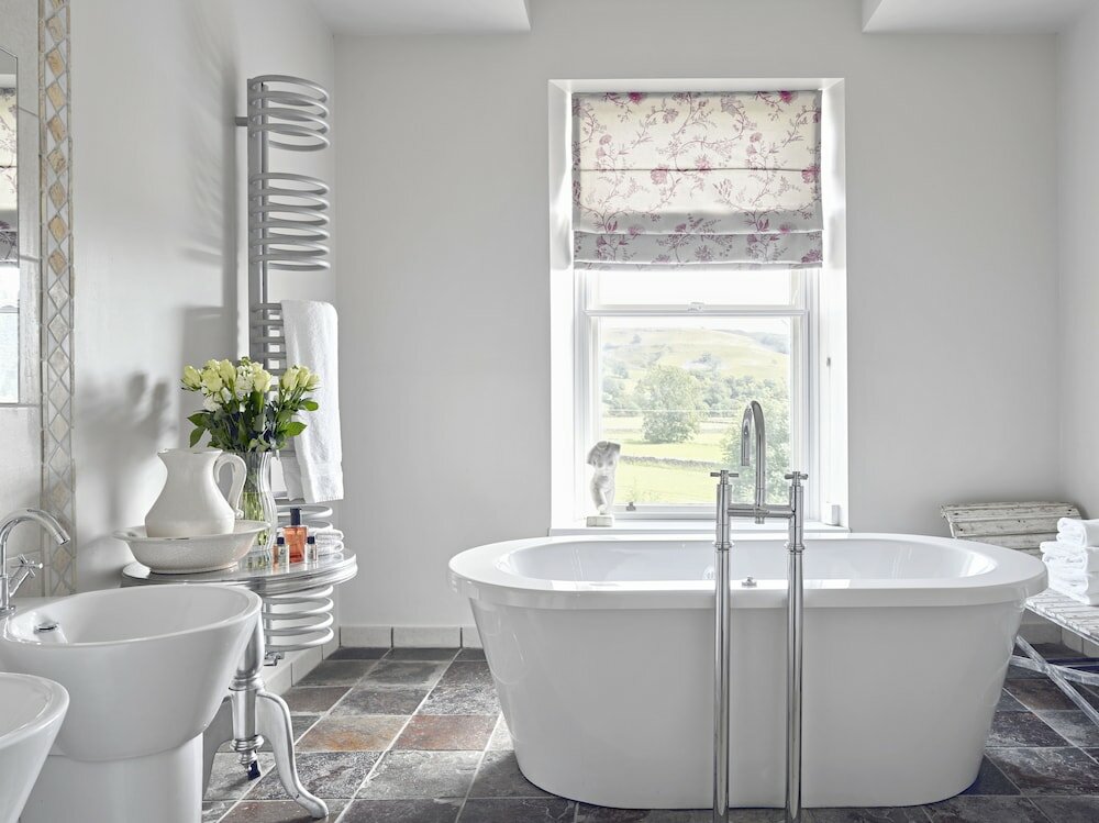 Фото Tennant Arms Hotel