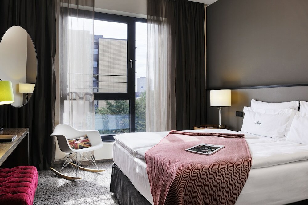Фото The George Hotel