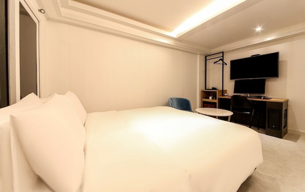 Фото Busan Seomyeon Business Hotel J7