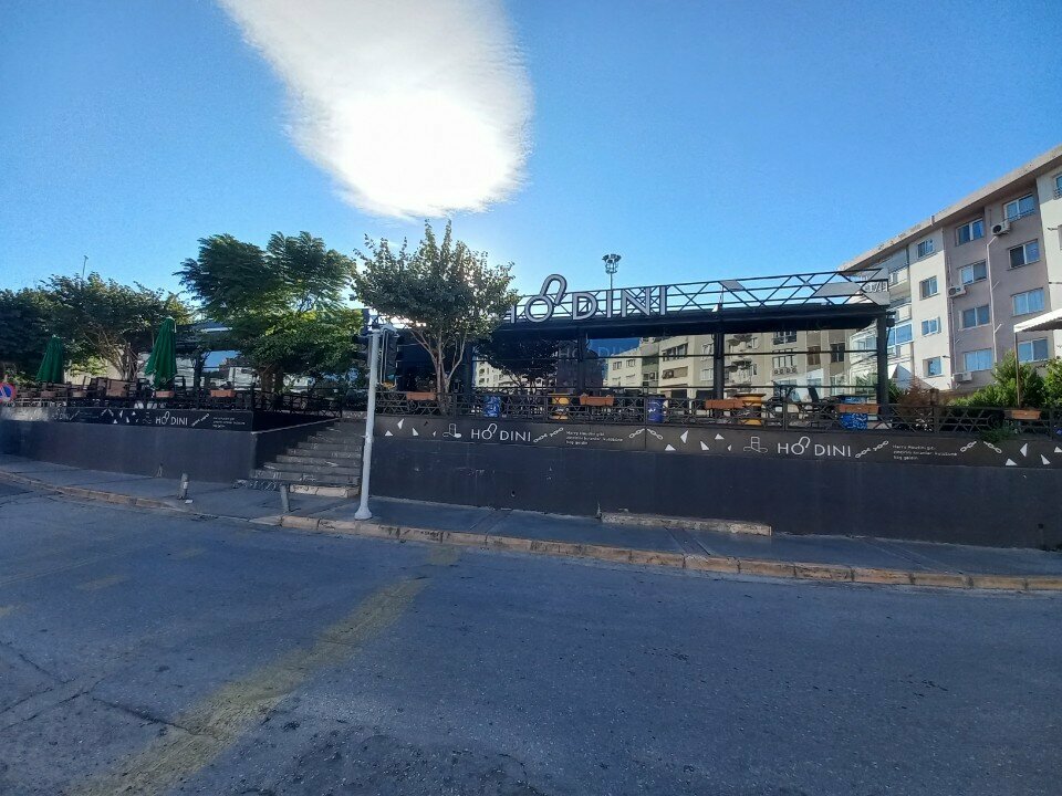 Bar, pub Houdini, Izmir, photo