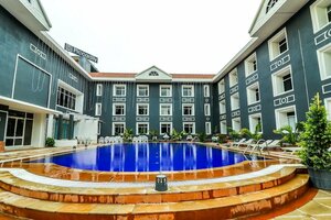 Гостиница Hotel Piccadily Raipur
