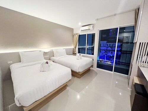 Гостиница La Vista Patong Hotel