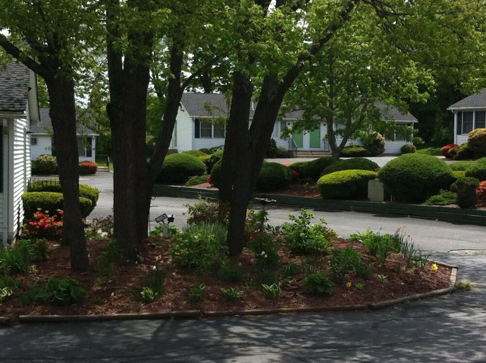 Фото Founder's Brook Motel and Suites