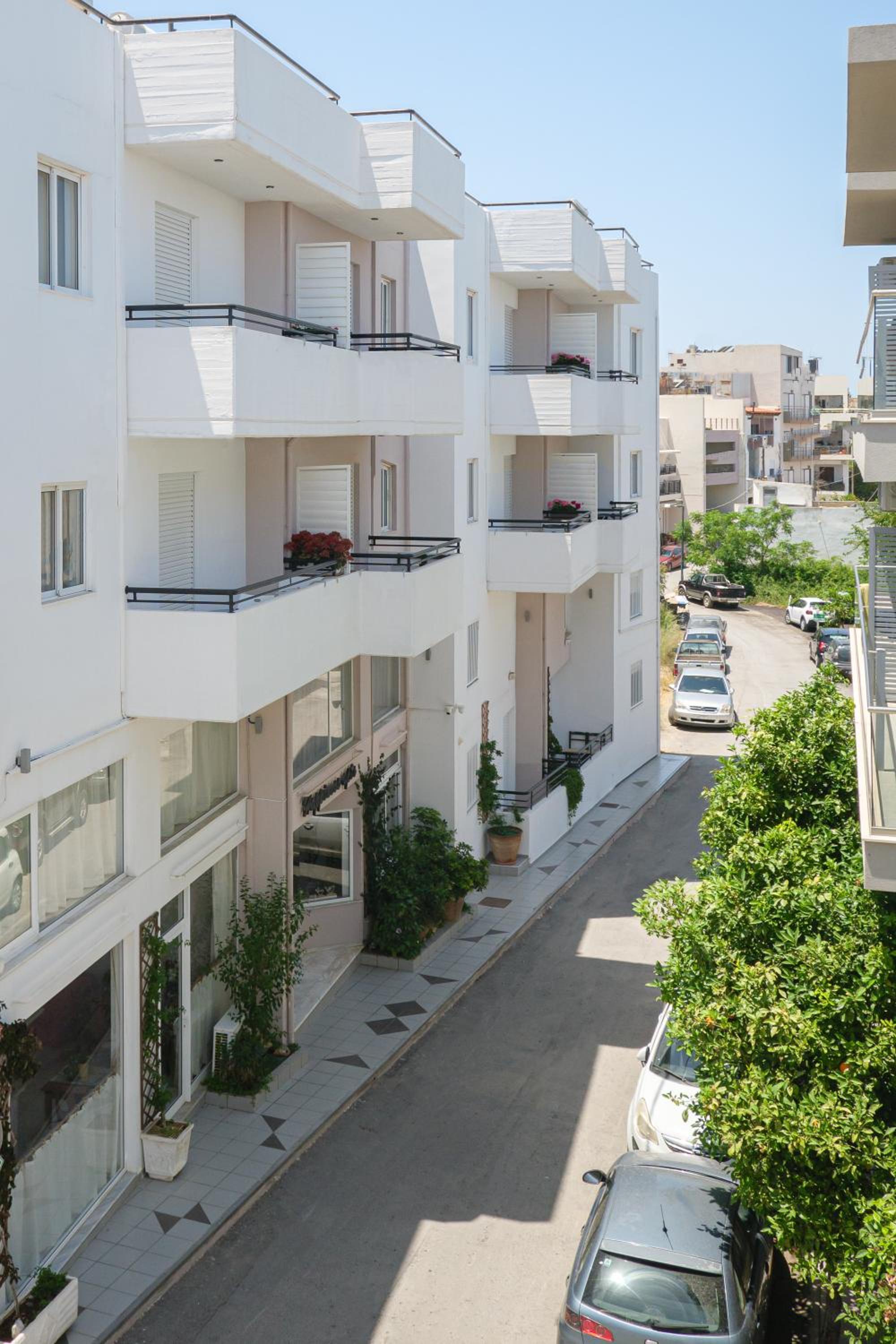 Фото Happiness Apartments