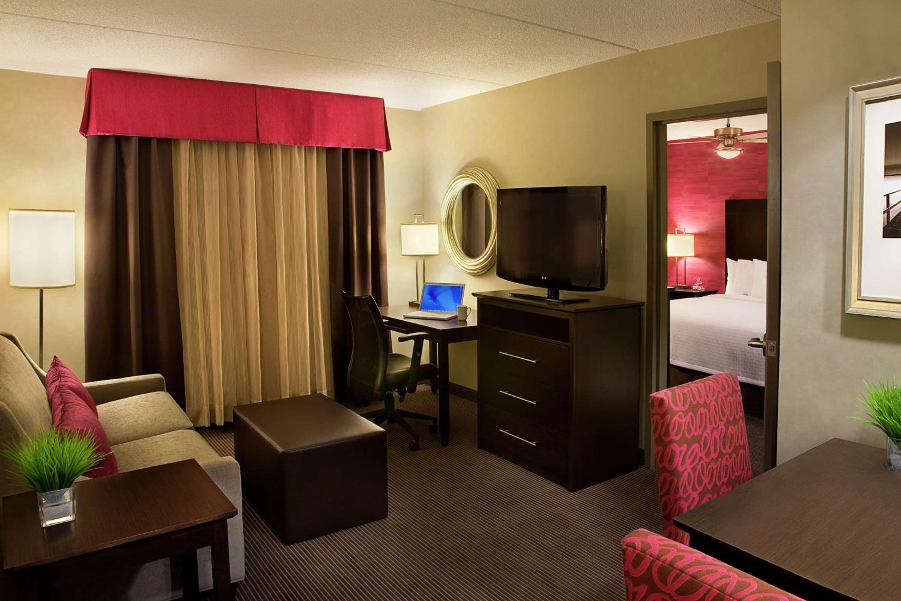 Фото Homewood Suites by Hilton Toronto Vaughan