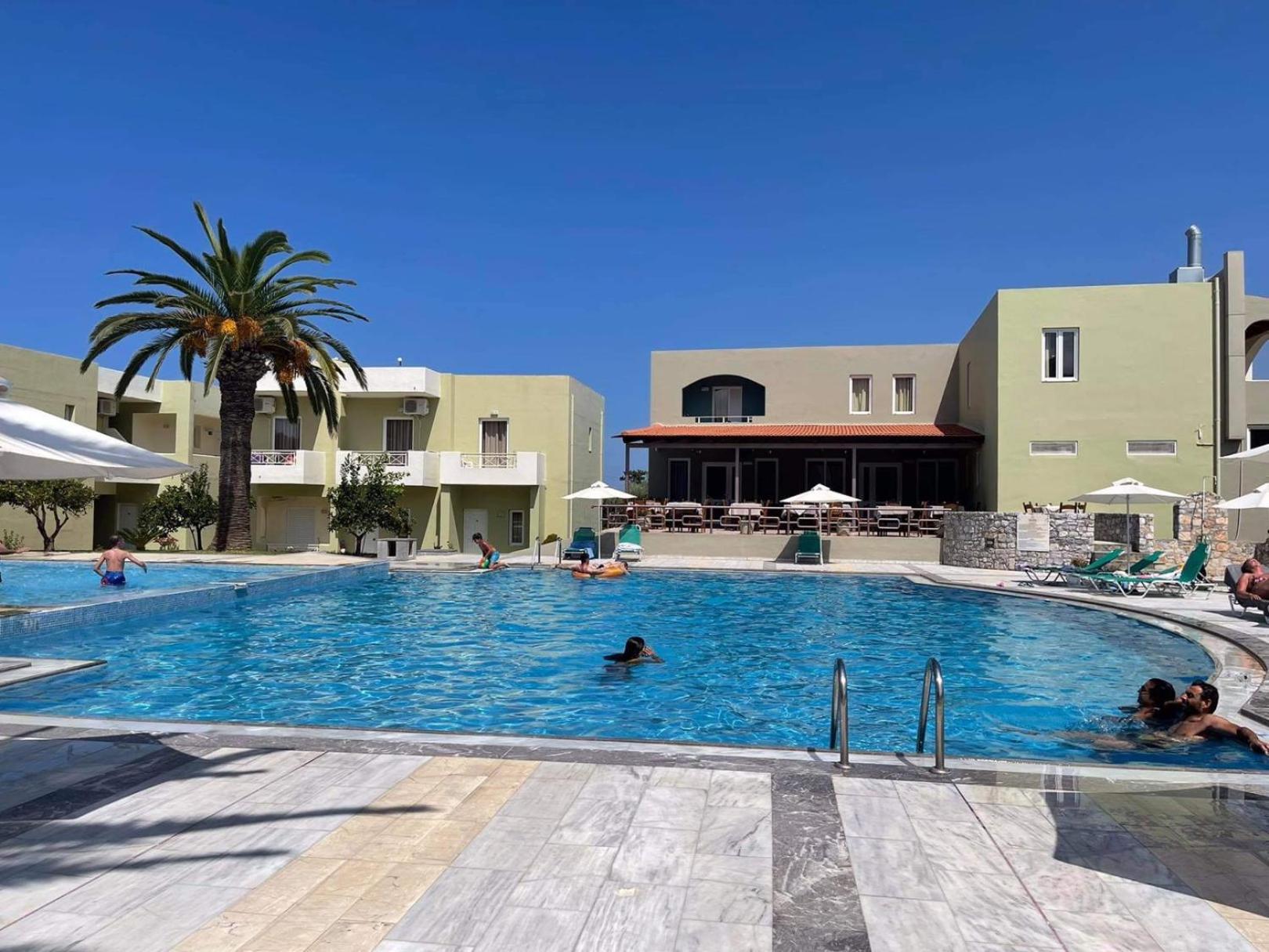 Фото Vardis Olive Garden