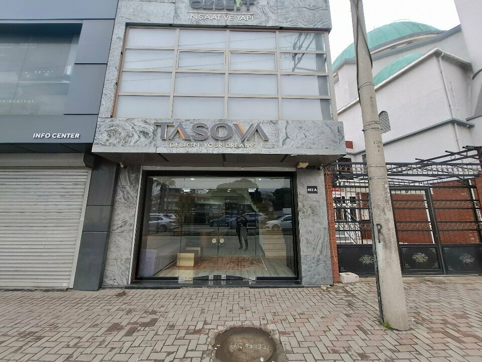 Windows Aktaş pen, Izmir, photo