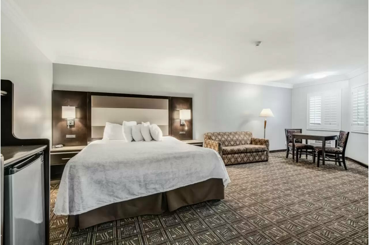 Фото Rodeway Inn Old Town Temecula