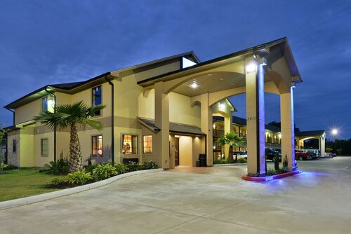 Гостиница Americas Best Value Inn & Suites Lake Charles at I-210 Exit 11 в Лейк-Чарльзе