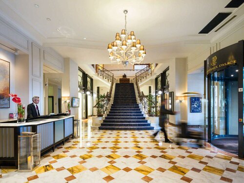 Гостиница Fairmont Le Montreux Palace в Монтре