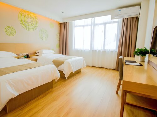 Гостиница GreenTree Inn Nantong Tongzhou Zhangzhishan Town Deli Square Express Hotel