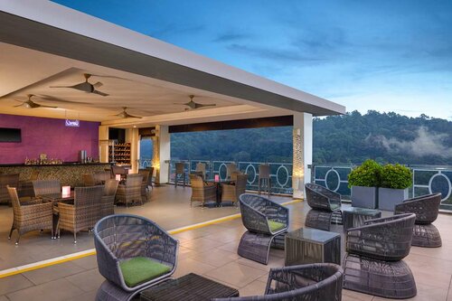 Гостиница Radisson Hotel Kandy в Канди