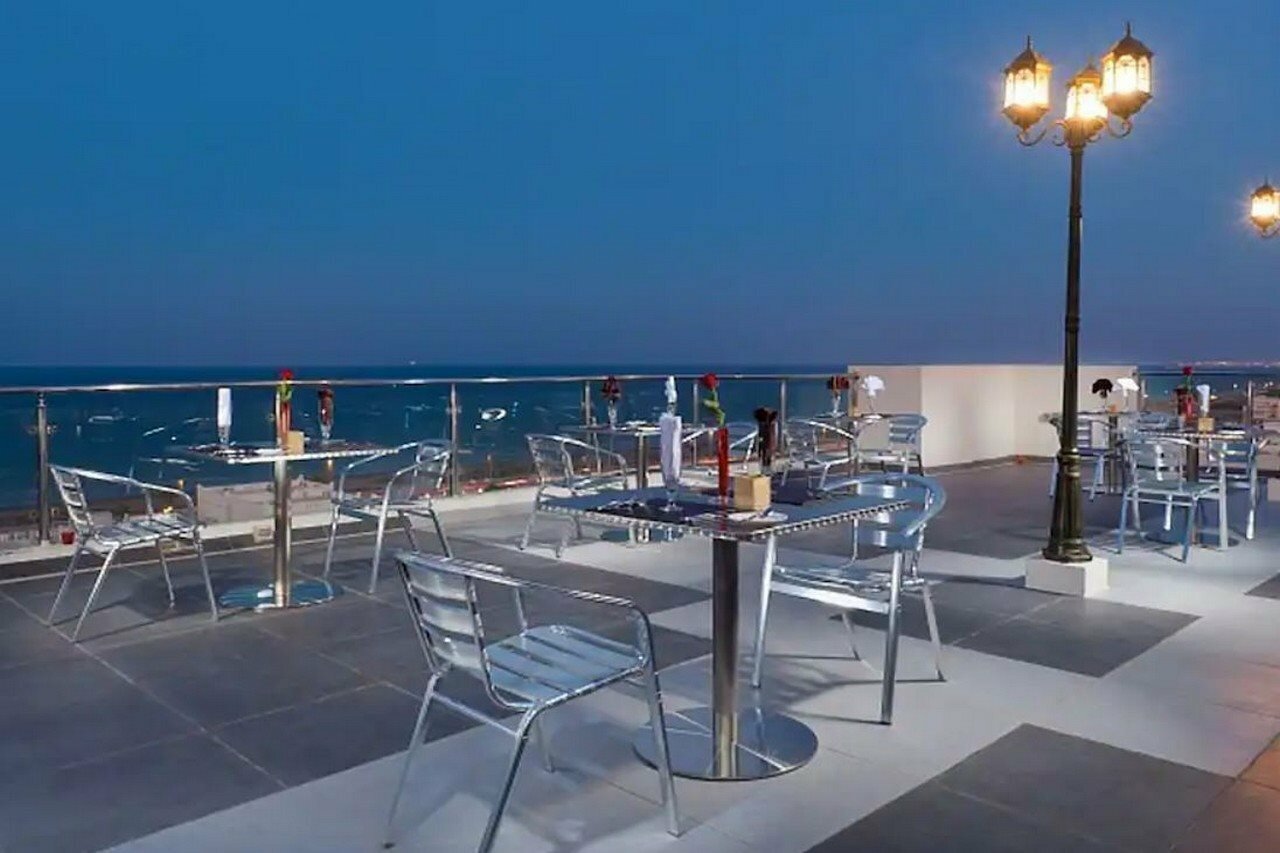 Фото Al Hail Waves Hotel Managed by Centara