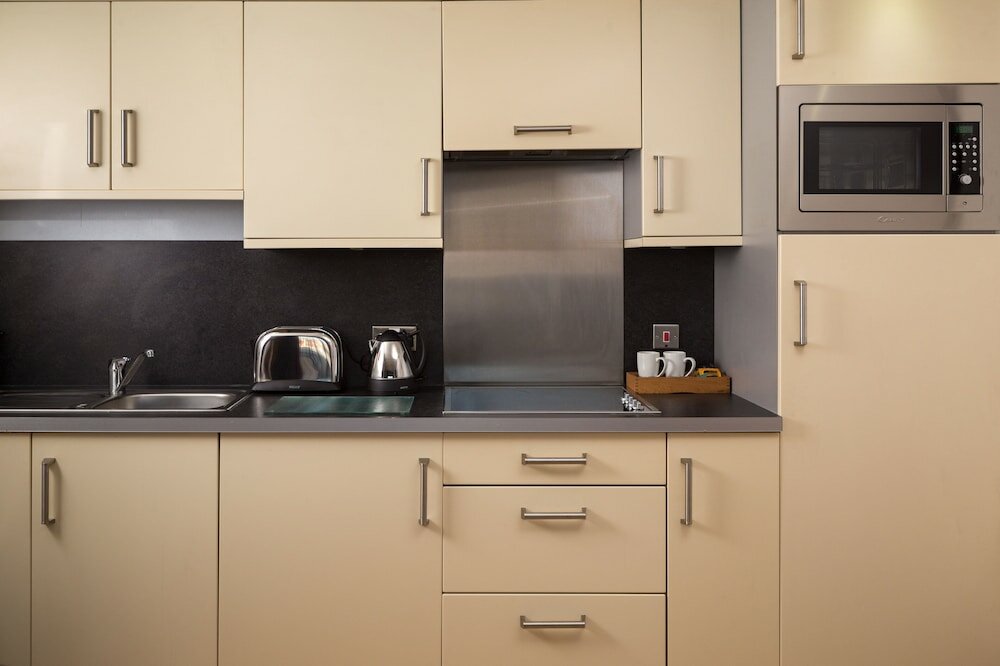 Фото Roomzzz Leeds City West