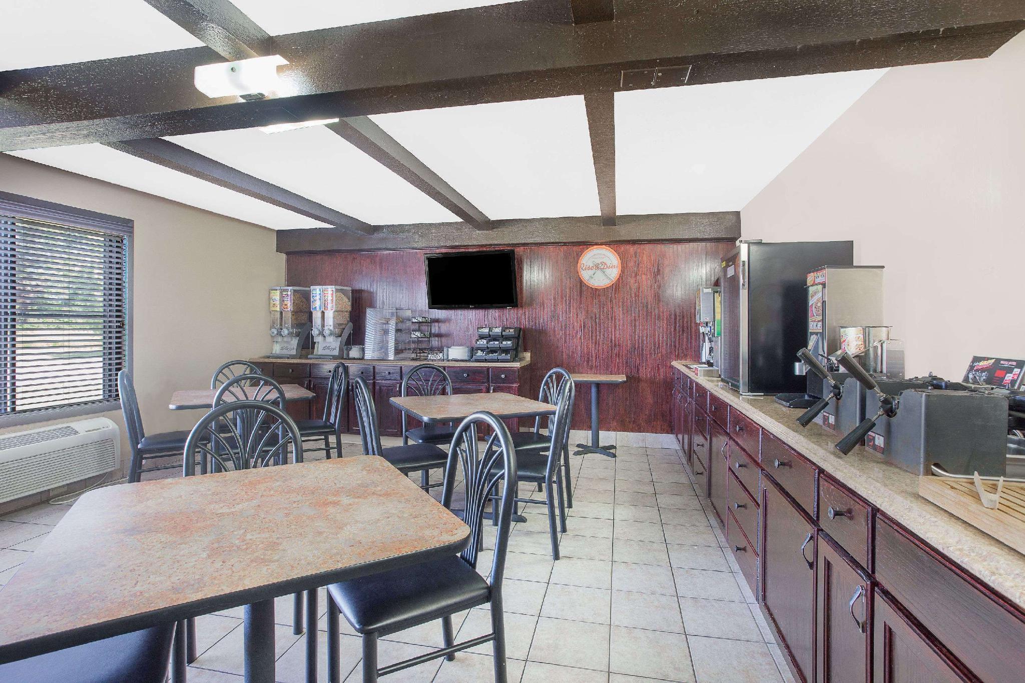 Фото Howard Johnson by Wyndham Appleton